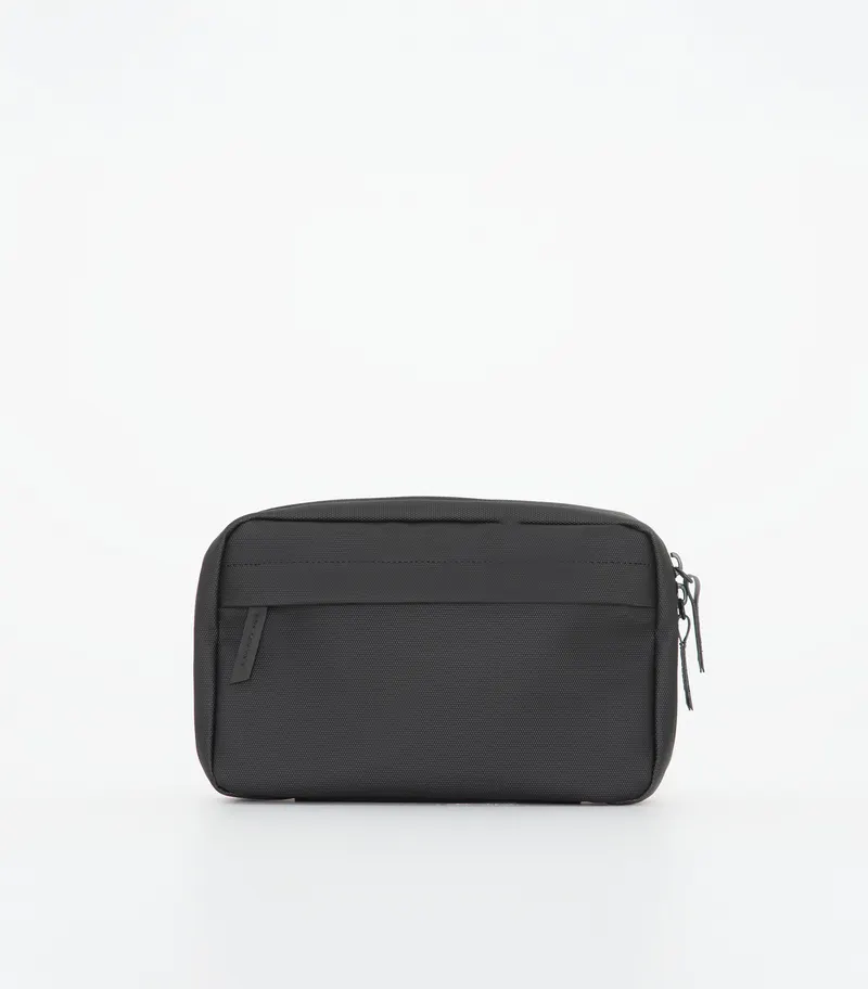 Coal Harbour® BoardRoom COAL HARBOUR® BOARDROOM TECH ORGANIZER BAG. 1.5L — Black