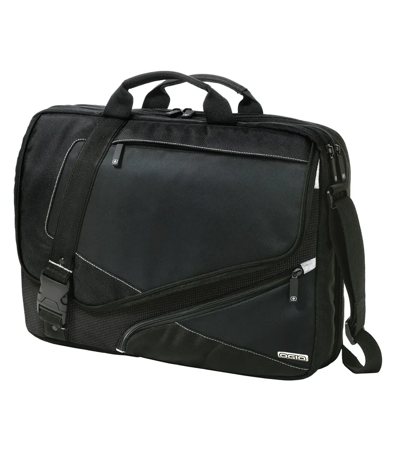 OGIO® OGIO® VOYAGER MESSENGER. 15.6L — Black