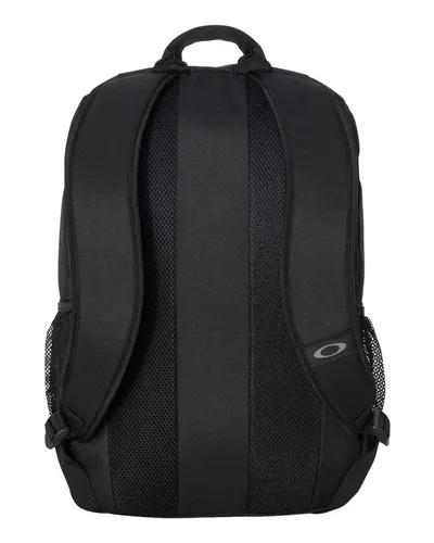 Oakley Oakley 22L Enduro Backpack in Blackout, back view