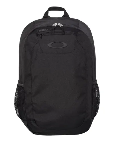Oakley Oakley 20L Enduro Backpack in Blackout, front view