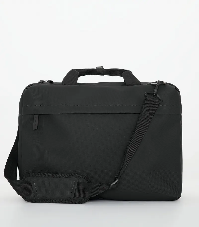 Coal Harbour® BoardRoom COAL HARBOUR® BOARDROOM CONVERTIBLE BRIEF PACK. 19.5L — Black